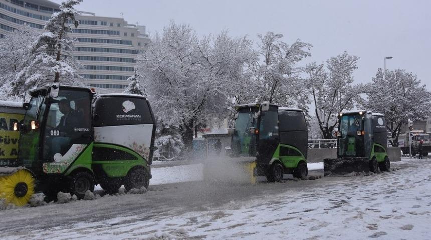 Kocasinan’da karlı yollara anında müdahale