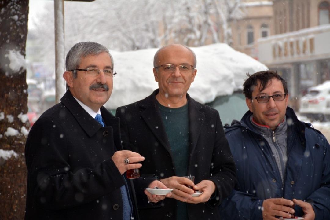 Zile&rsquo;de kar endişe değil, keyif verdi