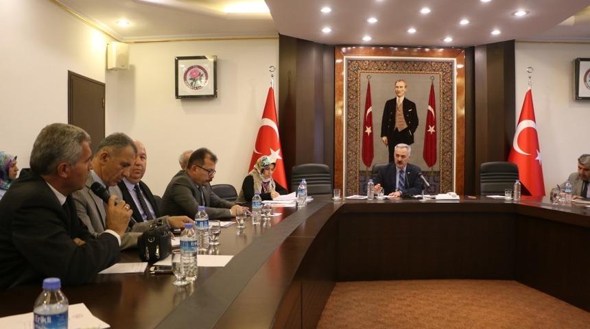 Vali Seymenoğlu, muhtarlar toplantısına katıldı