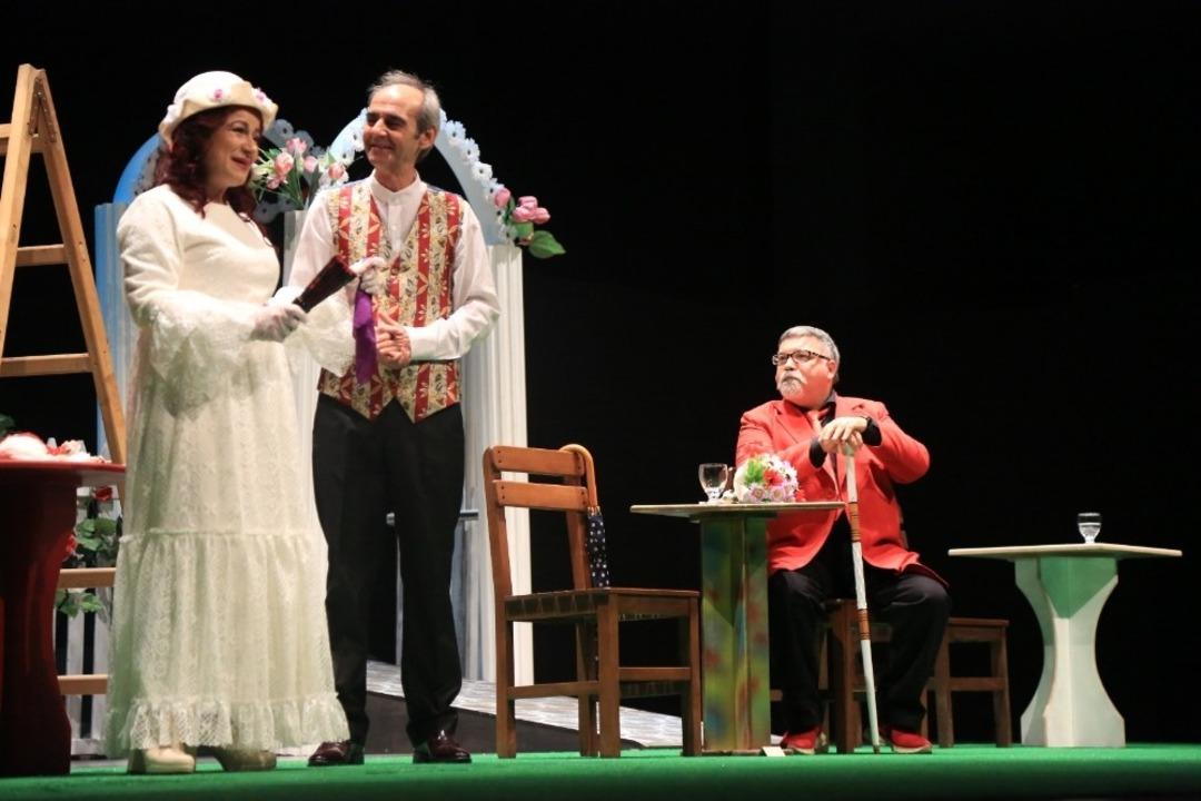 Aydın&rsquo;da &lsquo;Kahvede Şenlik Var&rsquo; tiyatro oyunu sahnelendi