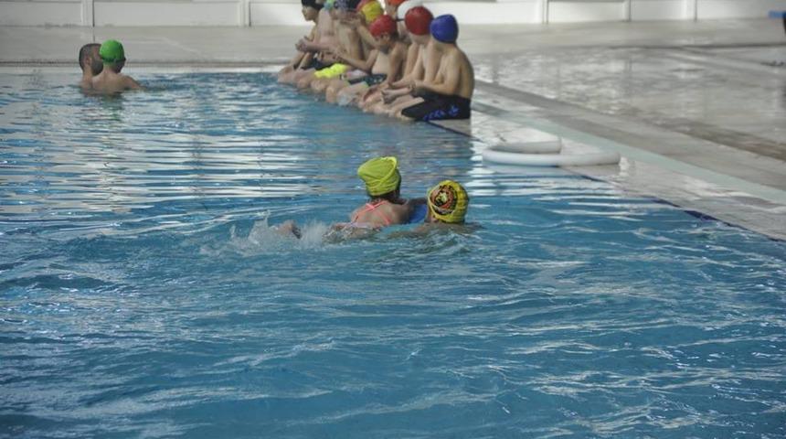 &lsquo;Y&uuml;zme Bilmeyen Kalmasın&rsquo; projesinin 2.d&ouml;nemi başladı