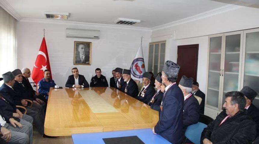 5 il&ccedil;eden gaziler Emet&rsquo;te buluştu