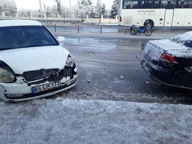 Uşak’ta zincirleme trafik kazası