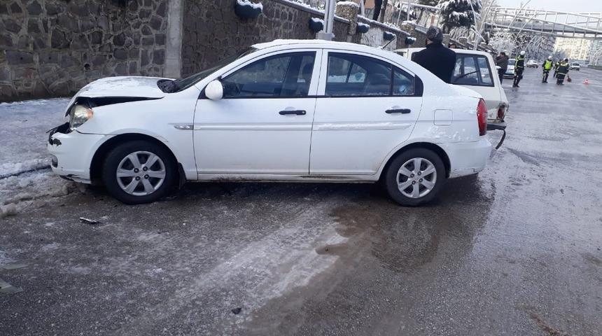 Uşak’ta zincirleme trafik kazası