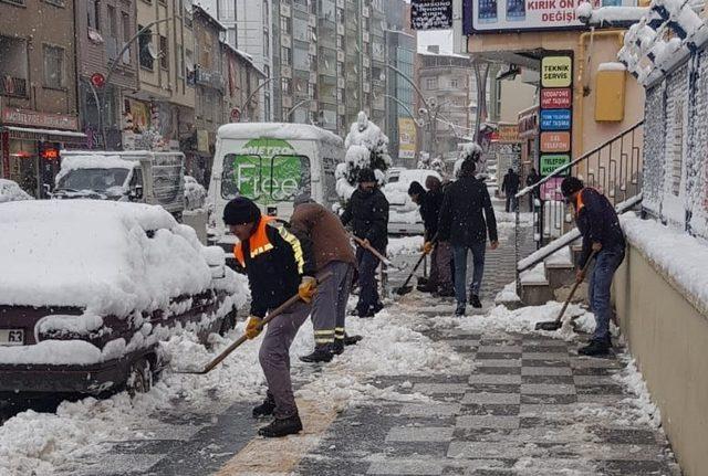 Sungurlu belediyesi’nden kar mesaisi