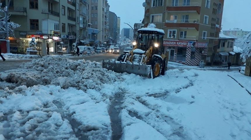 Sungurlu belediyesi&rsquo;nden kar mesaisi