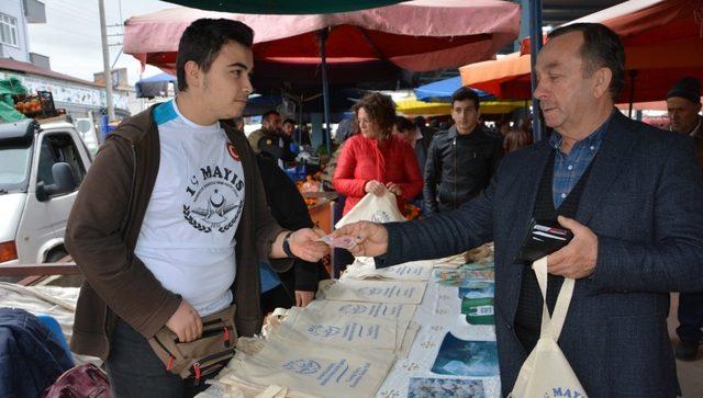 Bez poşetler pazarda satışa sunuldu