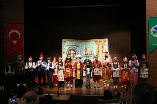 ‘Nasreddin Hoca’ isimli tiyatro vatandaşın beğenisini topladı