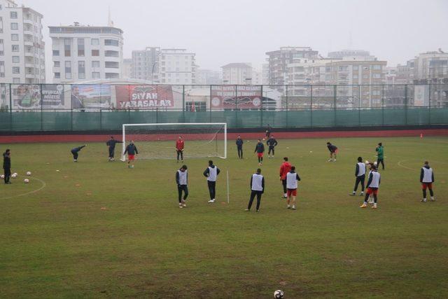 Karaköprü Belediyespor’da ikinci devre hazırlıkları başladı