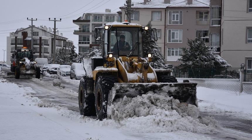 Sel&ccedil;uklu Belediyesinden kar mesaisi