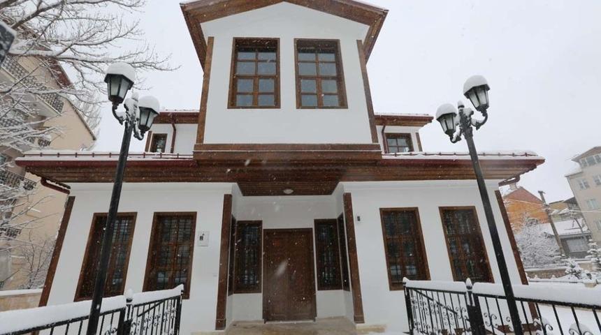 Asırlık konak restore edildi