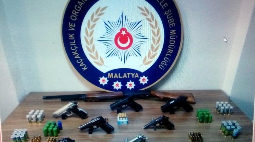 Malatya&rsquo;da silah ka&ccedil;ak&ccedil;ılarına operasyon