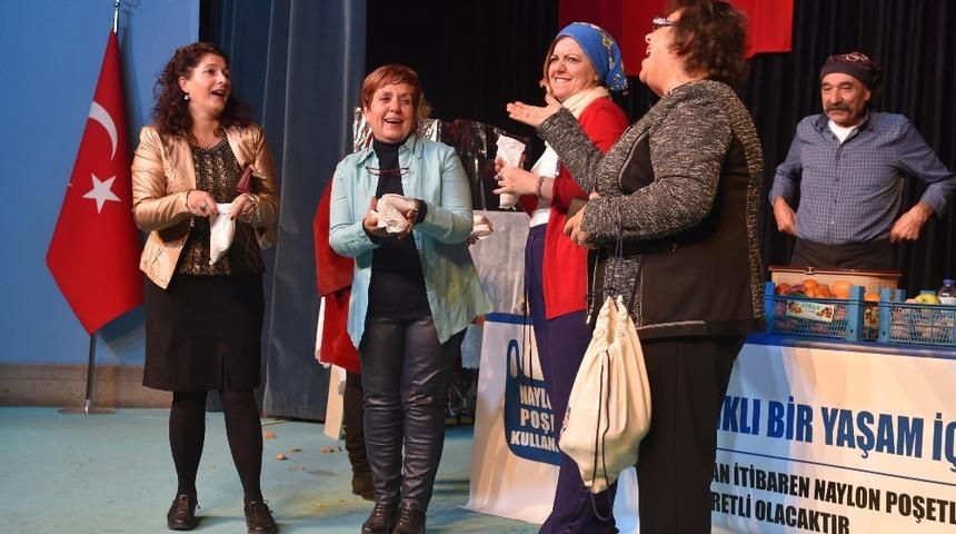 Tiyatro ile çevre duyarlılığına dikkat çektiler
