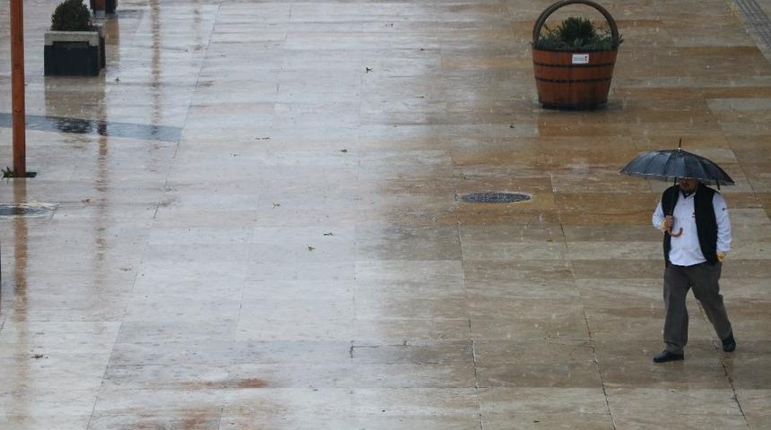 Kahramanmaraş&rsquo;ta sağanak yağmur