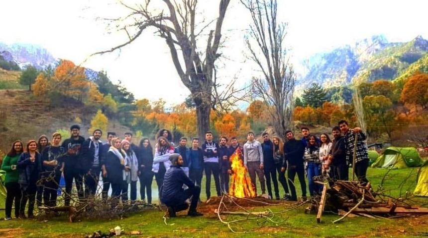 &Uuml;niversiteliler iyiliğe destek bekliyor