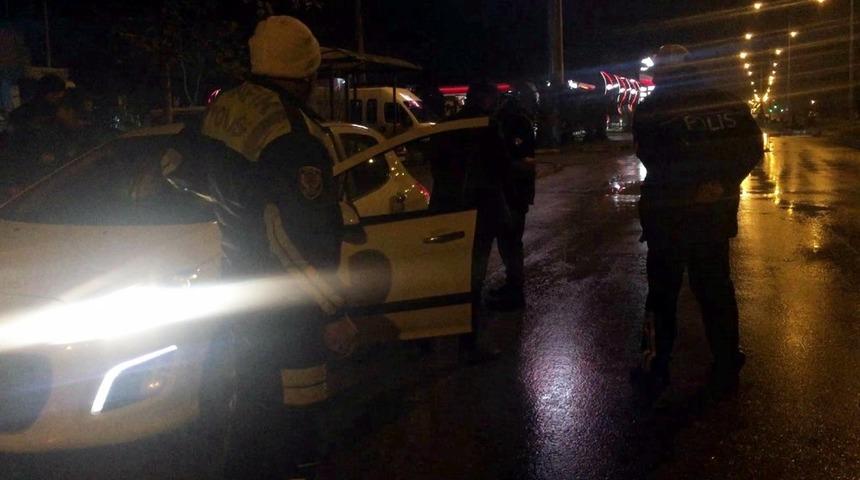 Karasu&rsquo;da polis ekipleri 1 haftada 631 GBT kontrol&uuml; yaptı