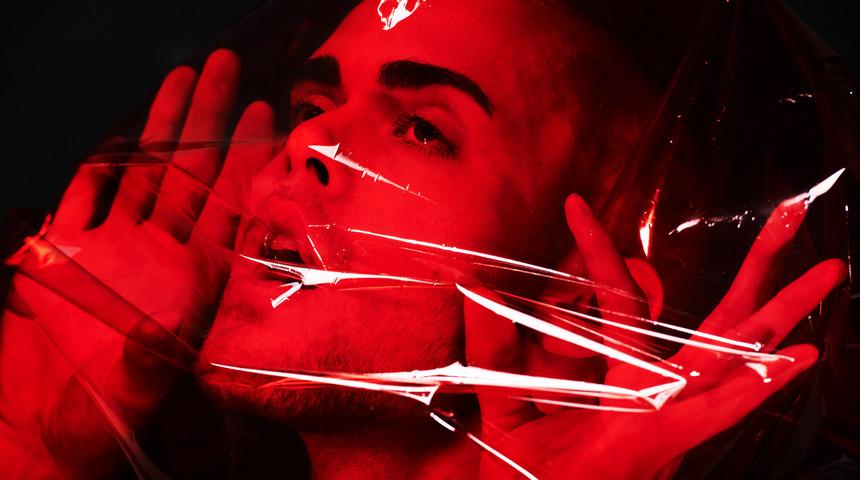 Kafasına poşet ge&ccedil;irip mast&uuml;rbasyon yapıyorlar! İşte sebebi