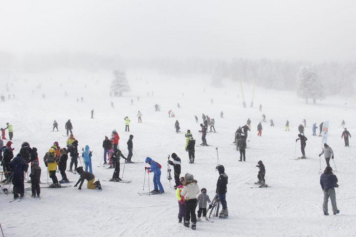 Uludağ'da kar kalınlığı 80 santimetreye ulaştı! Otomobiller kayboldu G1