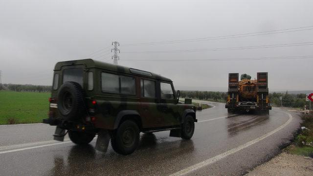 Kilis üzerinden Menbiç'e askeri sevkiyat