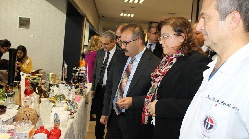 GA&Uuml;N Hastanesi&rsquo;nde Tıp Fak&uuml;ltesi &ouml;ğrencileri i&ccedil;in kermes d&uuml;zenlendi