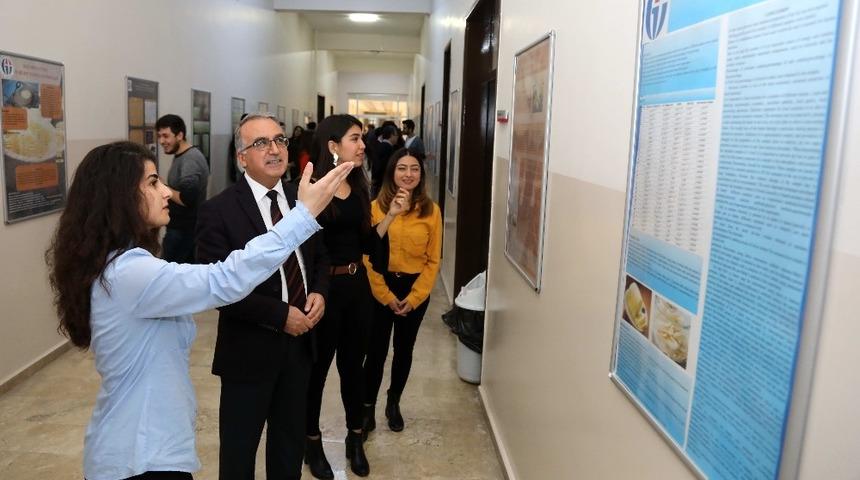 &Ouml;ğrenciler &ccedil;alışmalarını sergiledi