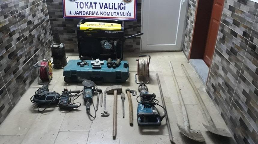 Tokat’ta, kaçak kazı yapan 7 kişi yakalandı