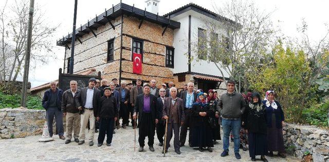 80 yıllık Alanyalılar hayatlarında ilk kez Alanya Kalesi’ne çıktılar