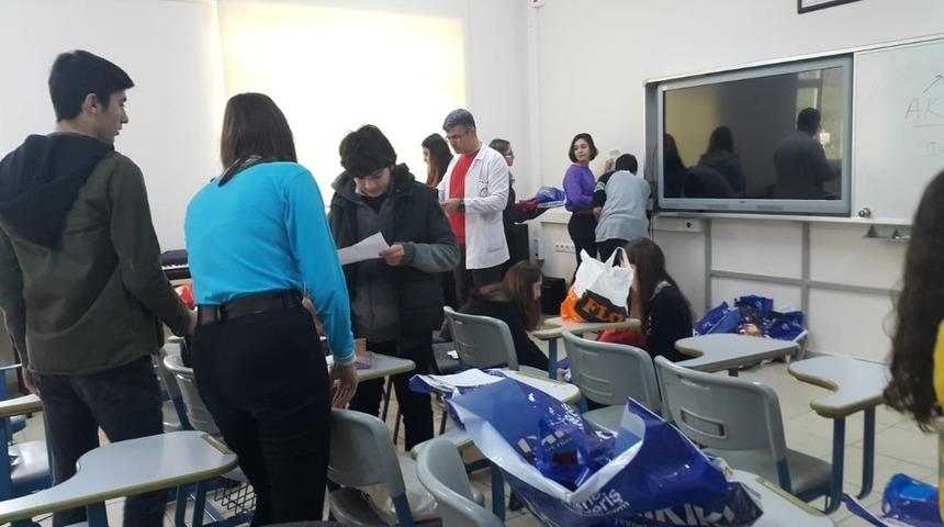 Fen Lisesi &ouml;ğrencilerinden &ldquo;Sevgi Evlerine&rdquo; ziyaret