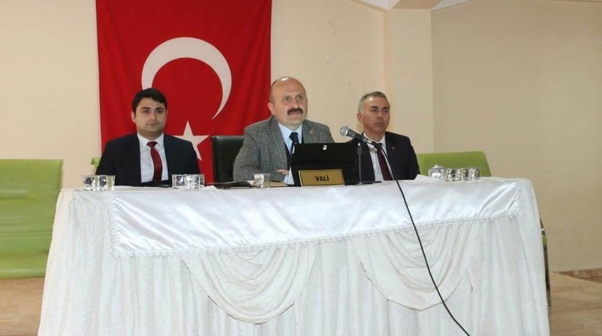 Vali Varol Taşova&rsquo;da muhtarlarla toplantı yaptı