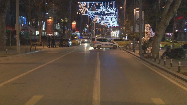 Bağdat Caddesi'nde doğalgaz kaçağı: cadde trafiğe kapatıldı