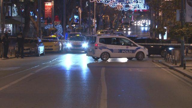 Bağdat Caddesi'nde doğalgaz kaçağı: cadde trafiğe kapatıldı