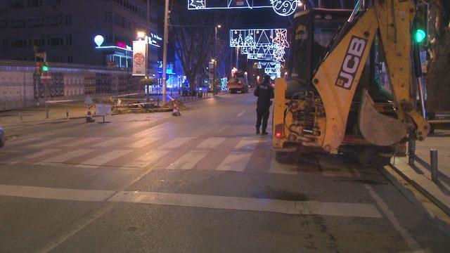 Bağdat Caddesi'nde doğalgaz kaçağı: cadde trafiğe kapatıldı