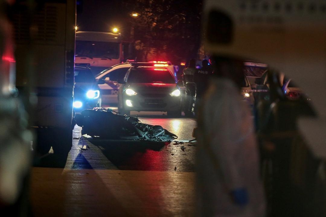 Bağcılar'da motosikletli kurye kaza yaptı: 1 &ouml;l&uuml;