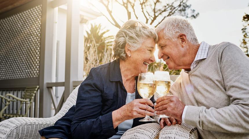 Alkol ve kahve i&ccedil;enler 'daha uzun yaşıyor'