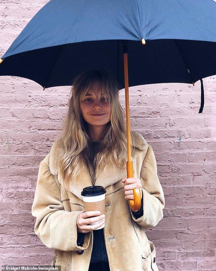 O özgür bir ruh! 'Melek' sahilde üstsüz G4