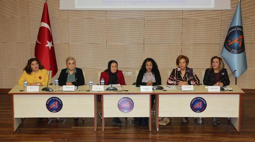 A&Uuml; &lsquo;Siyasette Kadın Sesi&rsquo; paneli