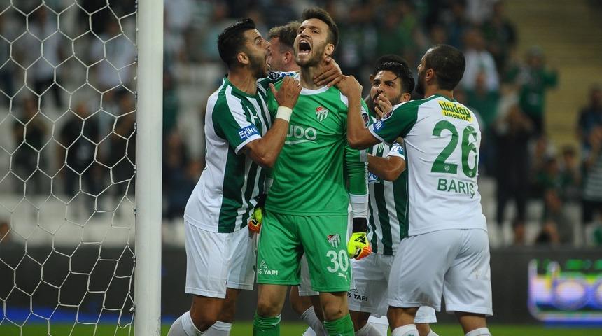 Bursaspor'un kalesini 3 isim korudu