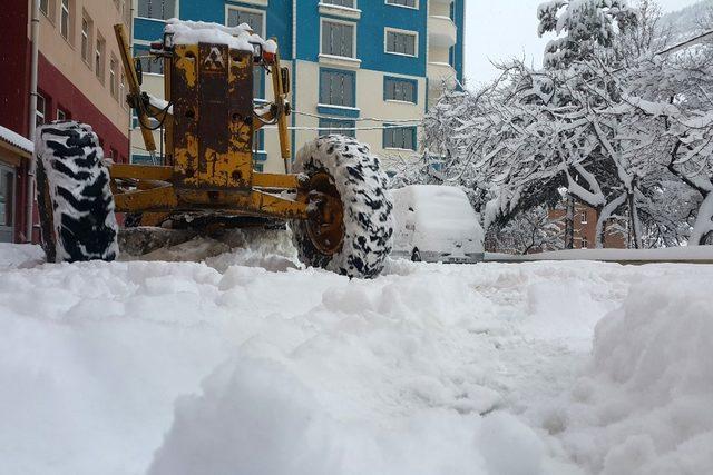 Gümüşhane’de kar kalınlığı 32 santimetreye ulaştı