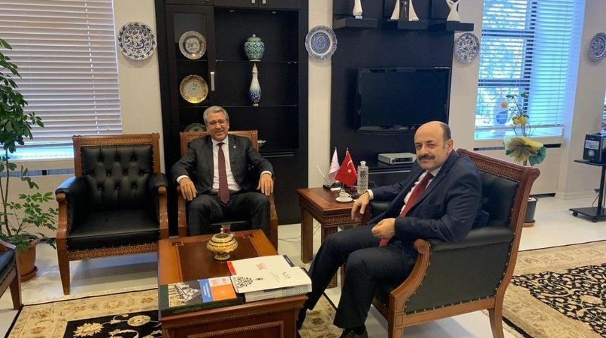 Rekt&ouml;r Budak, Cumhurbaşkanı Erdoğan ile g&ouml;r&uuml;şt&uuml;