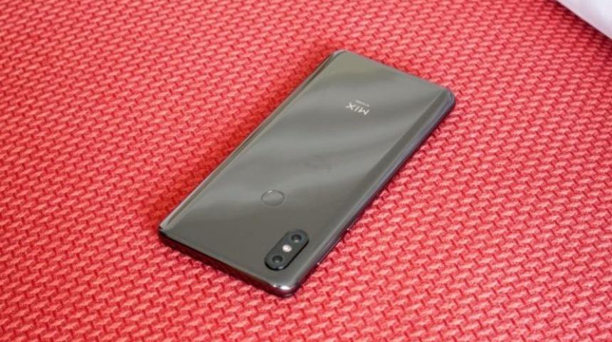 Xiaomi Mi Mix 3 için MIUI 10 çıktı!