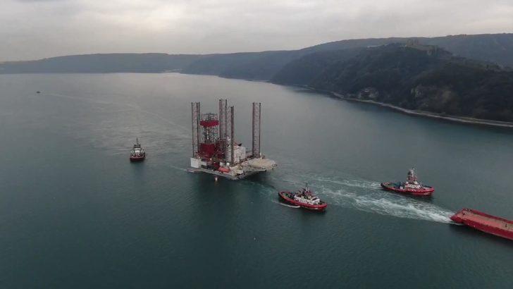 Dev platform İstanbul Boğazı'ndan geçti G2