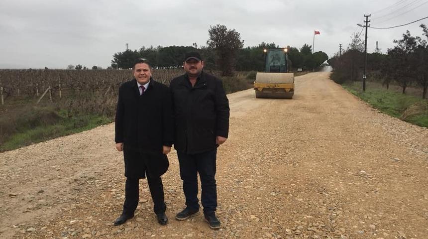 Saruhanlı-G&ouml;lmarmara yoluna bakım onarım &ccedil;alışması