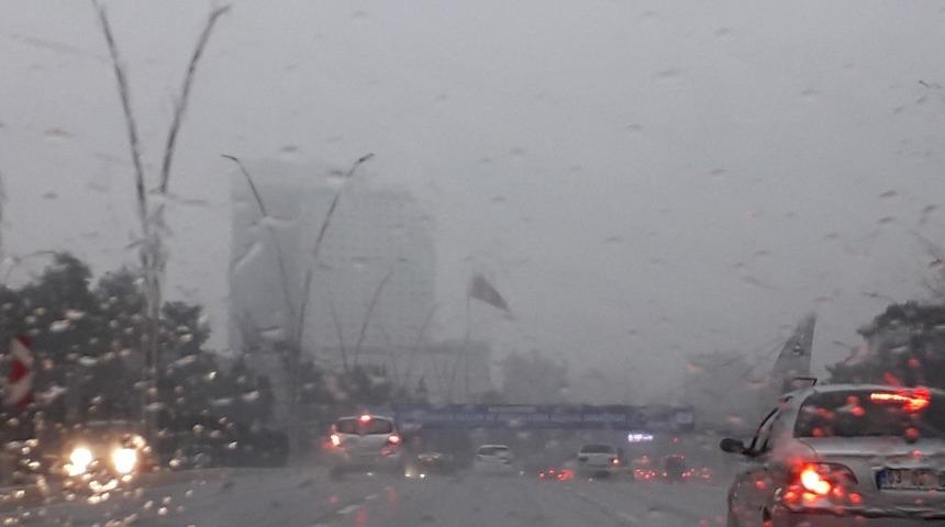 Şanlıurfa&rsquo;da yağmur ve sis etkili oluyor