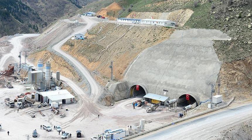 Türkiye’nin en uzun 3. tünelinde kazı çalışmaları tamamlandı
