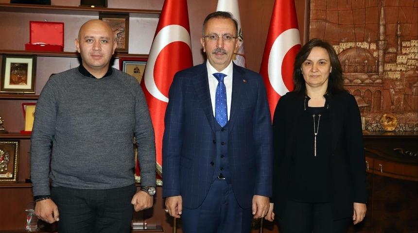 Se&ccedil;en, yılın m&uuml;d&uuml;rleri Aksoy ve Saygılı&rsquo;yı plaketle &ouml;d&uuml;llendirdi
