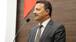 Rektörün makam aracı olay yarattı: Uydu telefonu ve ısıtmalı koltuğu olsun, saatte 232 kilometre hız yapsın!