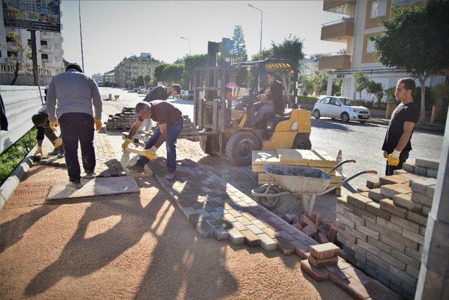 Mahmutlar’da sıcak asfalt çalışması