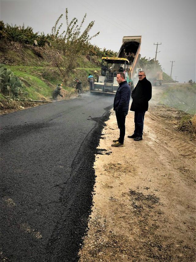 Mahmutlar’da sıcak asfalt çalışması