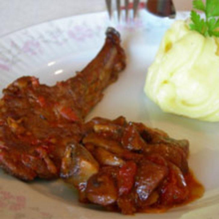 Fırında Sebzeli Kuzu Pirzola