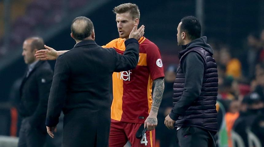 Galatasaray'da gözden düşen Serdar Aziz, kampa götürülmeyecek